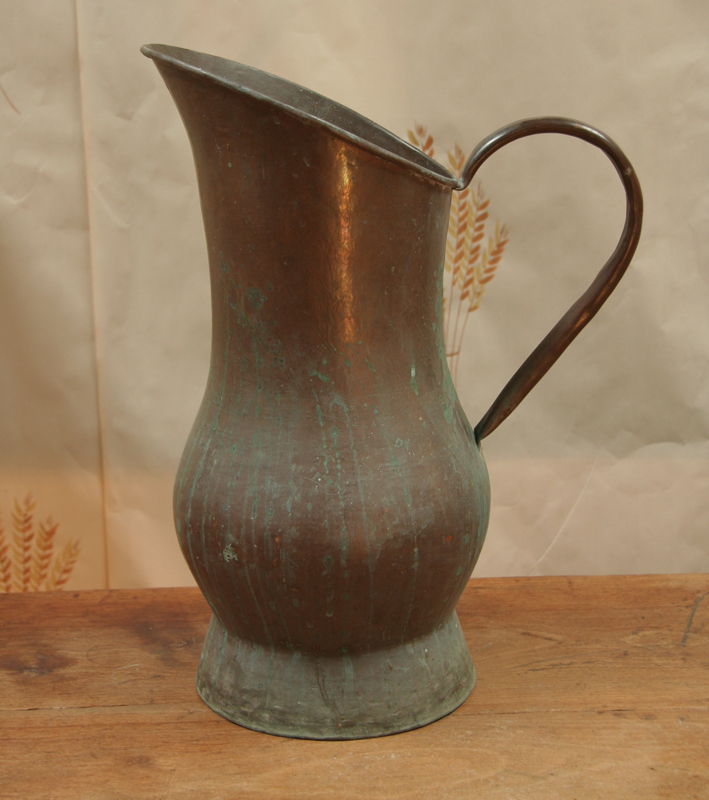 Large French Copper Jug Haunt Antiques for the Modern Interior